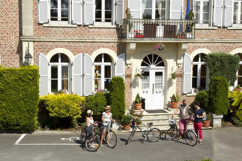 Hotel Le Clos Du Montvinage Étréaupont Exterior foto