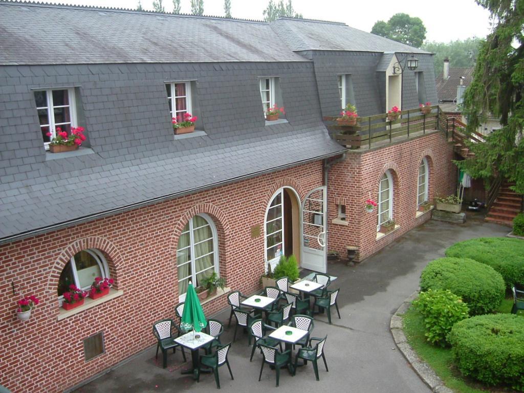 Hotel Le Clos Du Montvinage Étréaupont Exterior foto
