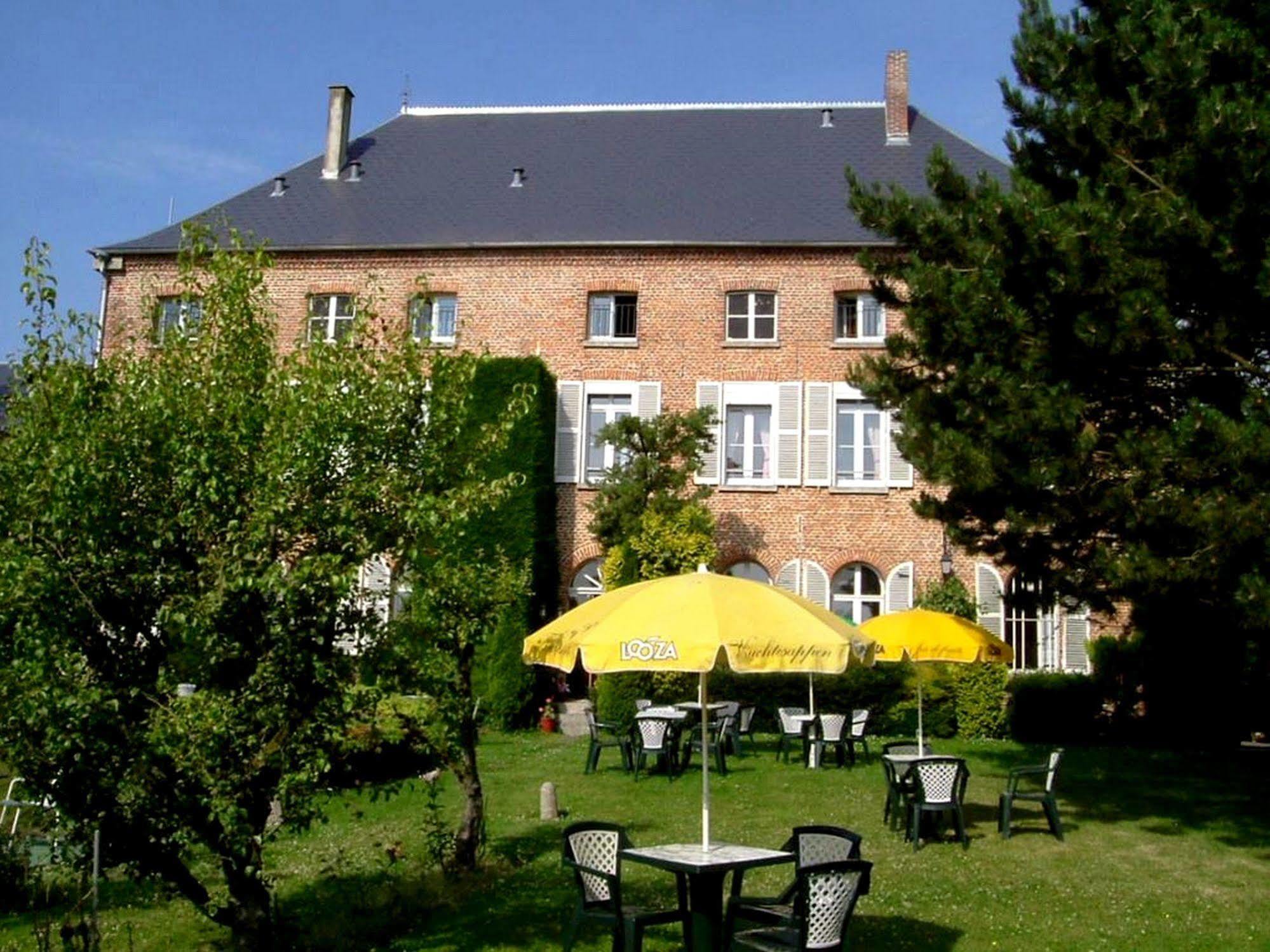 Hotel Le Clos Du Montvinage Étréaupont Exterior foto